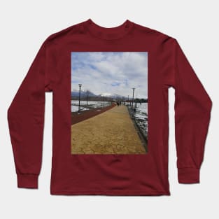 Snowy day in the park Long Sleeve T-Shirt